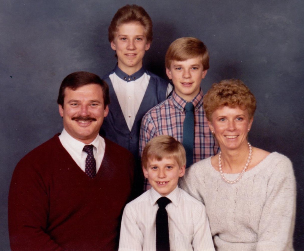 J-n-J-Christmas-Cards/1024x768_Keep1985-12 CCardPic x (Oct 27, 2025 at 4-24-16 PM).jpg